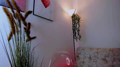 Snapshot of irina_beaux chatting on 06-11-26, 12:32 online show from 06-11-26, 12:32