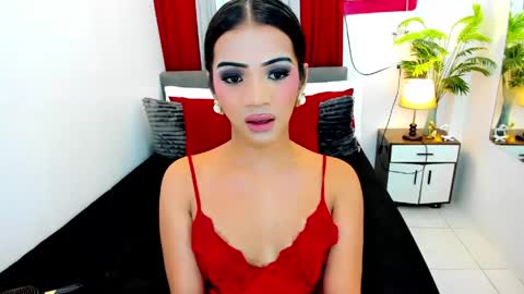 Snapshot of irina_woodshakylishxx chatting on 05-05-26, 10:40 IRINAA online show from 05-05-26, 10:40