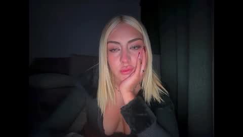 Snapshot of irinanovnahs chatting on 03-12-26, 05:46 Im Irina online show from 03-12-26, 05:46