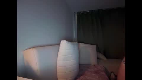Snapshot of irinanovnahs chatting on 03-25-26, 01:33 Im Irina online show from 03-25-26, 01:33