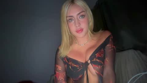 Snapshot of irinanovnahs chatting on 05-04-26, 04:41 Im Irina online show from 05-04-26, 04:41
