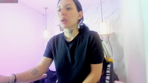 iris_77 online show from 10-05-25, 06:28