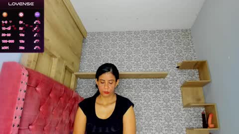 Snapshot of iris_charlotte chatting on 03-03-25, 11:55 Hot Charlotte online show from 03-03-25, 11:55