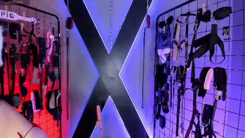 Snapshot of iris_cinthia_bdsm chatting on 07-05-26, 03:02 iris_cinthia_bdsm online show from 07-05-26, 03:02