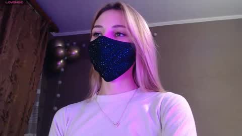 Lily online show from 11-08-25, 05:34