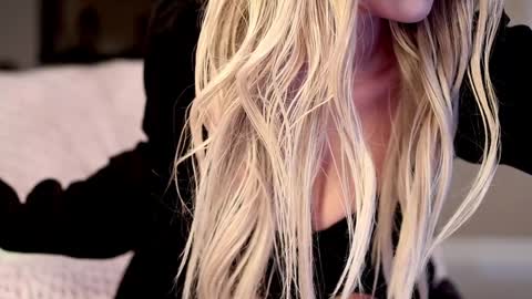 Snapshot of iris_nightingale chatting on 12-11-24, 02:44 Rhaenyra online show from 12-11-24, 02:44