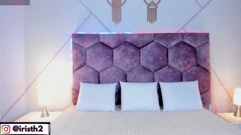 Iris online show from 11-26-25, 03:51