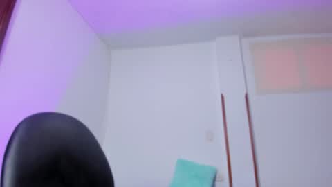 Iris online show from 01-15-25, 05:05