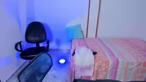 Iris online show from 09-25-25, 02:21