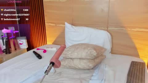 Snapshot of iris_violeta chatting on 01-14-25, 08:31 Iris online show from 01-14-25, 08:31