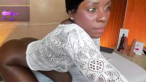 Snapshot of iris_violeta chatting on 03-12-25, 05:46 Iris online show from 03-12-25, 05:46