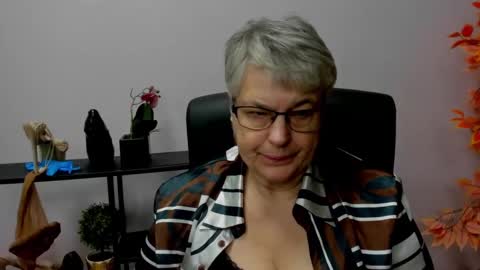 I R I S online show from 12-17-24, 10:55