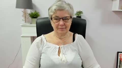 Snapshot of iris_xdesire chatting on 06-18-26, 06:13 I R I S online show from 06-18-26, 06:13
