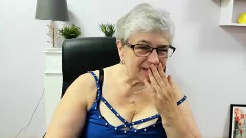 Snapshot of iris_xdesire chatting on 06-19-26, 06:40 I R I S online show from 06-19-26, 06:40