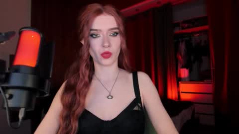 Miss Iris Fansly Miss Iris new inst.  online show from 10-06-25, 07:11