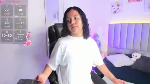 Snapshot of iriss_5 chatting on 10-18-25, 03:09 Iris online show from 10-18-25, 03:09