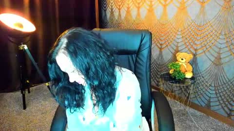 Iris online show from 05-20-26, 06:03