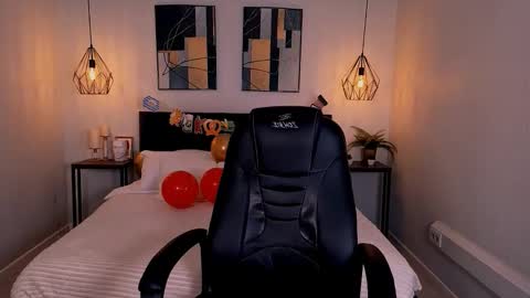  IRMA  FOLLOW ME  online show from 09-22-25, 02:30