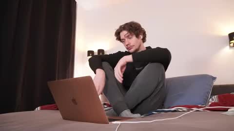 Sam online show from 01-17-26, 04:43