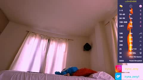 Yuliana help me to get 100 thumbs up please  online show from 02-25-25, 06:31