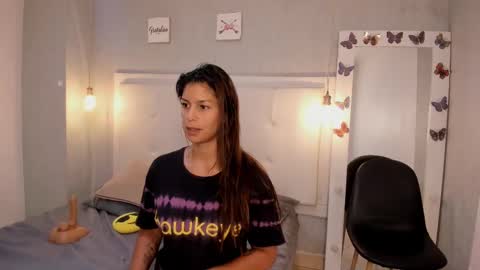 Snapshot of is_a_bell chatting on 10-09-25, 03:32 is_a_bell online show from 10-09-25, 03:32