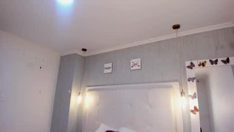 Snapshot of is_a_bell chatting on 11-17-25, 01:39 is_a_bell online show from 11-17-25, 01:39