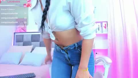 Snapshot of isa7_ chatting on 02-21-26, 02:07 Isabella online show from 02-21-26, 02:07