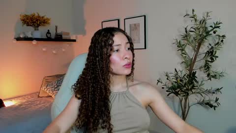 Snapshot of isa_____ chatting on 04-21-26, 02:37 isa_____ online show from 04-21-26, 02:37
