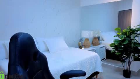 Snapshot of isa__cute chatting on 11-11-25, 04:12 ISA online show from 11-11-25, 04:12