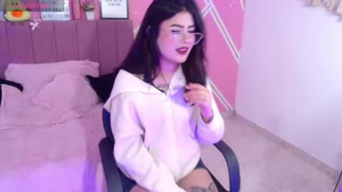 isabela online show from 02-06-26, 08:12