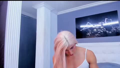 Snapshot of isa_lancaster chatting on 02-16-25, 07:16 Isa Lancaster online show from 02-16-25, 07:16