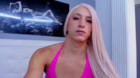 Snapshot of isa_lancaster chatting on 09-15-25, 07:36 Isa Lancaster online show from 09-15-25, 07:36