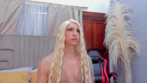 Snapshot of isa_lancaster chatting on 09-24-25, 07:50 Isa Lancaster online show from 09-24-25, 07:50