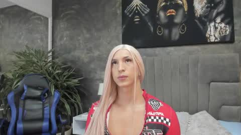 Snapshot of isa_lancaster chatting on 10-01-25, 08:15 Isa Lancaster online show from 10-01-25, 08:15