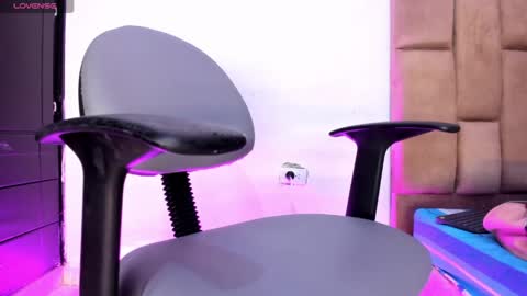 isa_lovestory online show from 04-15-26, 10:32