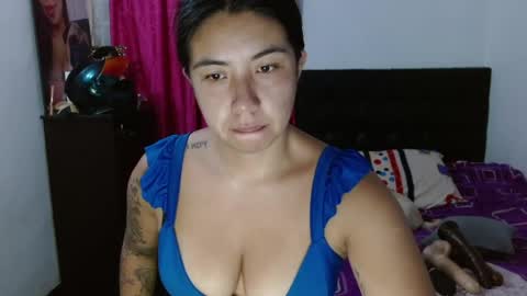 Snapshot of isa_mey chatting on 05-11-26, 12:38 Isa online show from 05-11-26, 12:38