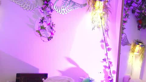 Isabella        online show from 11-30-25, 06:12