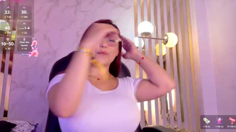 Snapshot of isaa_lopez chatting on 05-19-26, 07:20 Isa online show from 05-19-26, 07:20