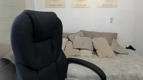Snapshot of isaac_carter chatting on 04-20-26, 11:35 Isaac carter online show from 04-20-26, 11:35