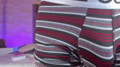 isaac_grey_ online show from 04-02-26, 07:00