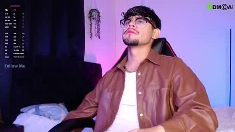 Snapshot of isaac_saenz chatting on 10-12-25, 11:15 Isaac Saenz. online show from 10-12-25, 11:15