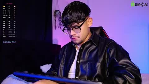 Snapshot of isaac_saenz chatting on 10-15-25, 11:38 Isaac Saenz. online show from 10-15-25, 11:38