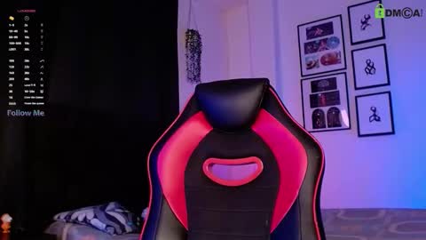 Isaac Saenz. online show from 11-22-25, 12:09