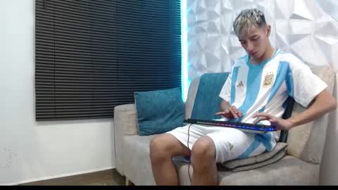 Isaac tan online show from 09-20-25, 04:13