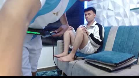 Isaac tan online show from 09-21-25, 03:08