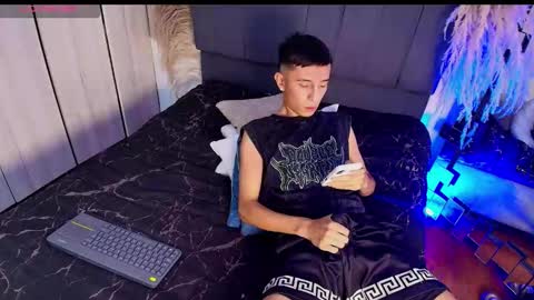 Isaac tan online show from 02-26-26, 04:44