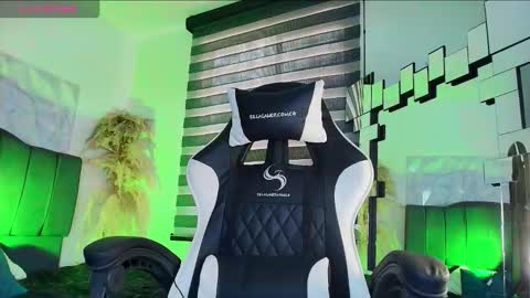 Isaac tan online show from 03-15-26, 06:03