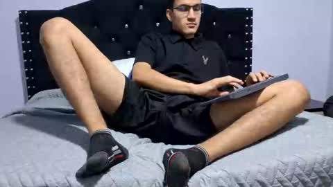 Isaac online show from 10-02-25, 01:01