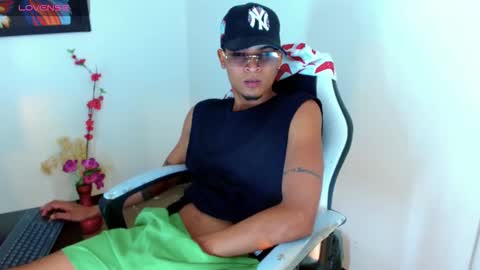 Isaacas online show from 11-12-25, 12:27