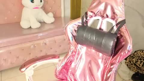 Snapshot of isabeau_s chatting on 06-23-26, 01:31 isabeau_s online show from 06-23-26, 01:31